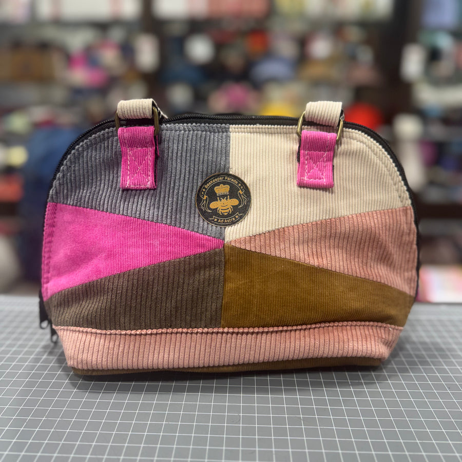 The Diamond Cut 💎 Corduroy BeeKeeper Clamshell 🐚 Handbag