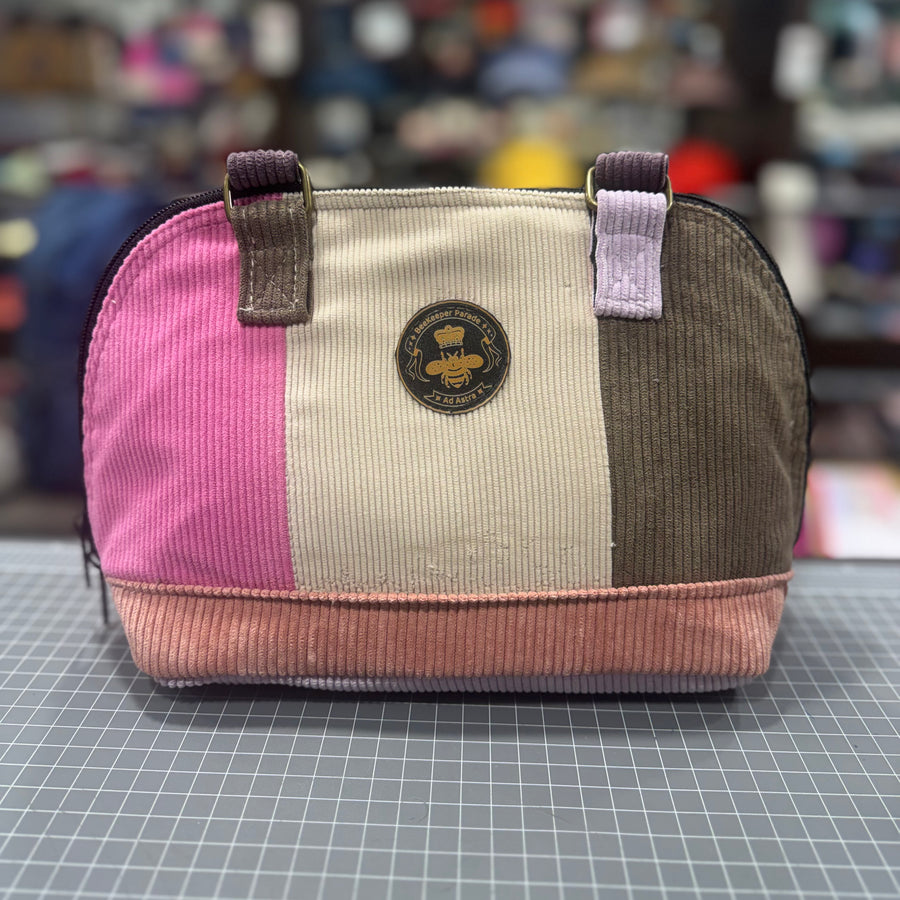 The Flag 🏳️‍🌈 Corduroy BeeKeeper Clamshell 🐚 Handbag