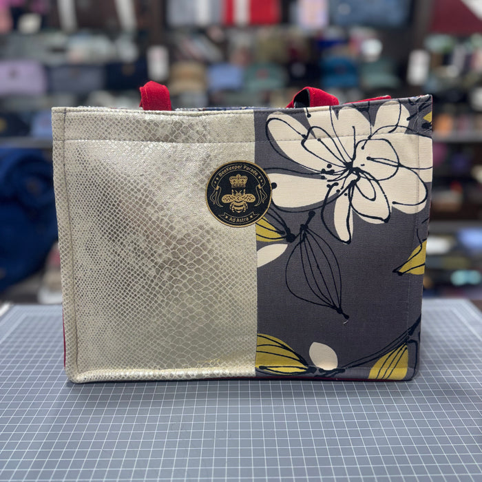 The Daisy Bell 🌼 KOKYKAI BOOK TOTE