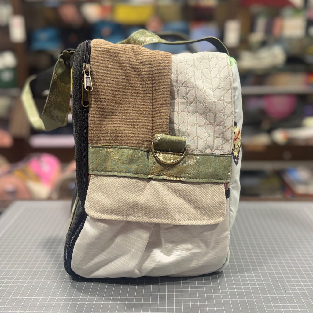 The Butterfly Garden 🦋 Large BeeKeeper Weekender (Da Vinci Collection)