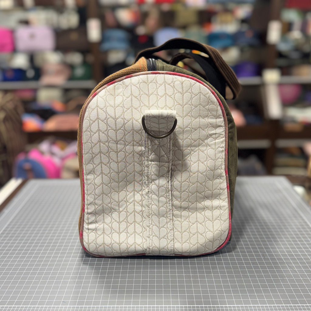 The Cherry Pie No. 2 🍒 BeeKeeper Carry-All (Da Vinci Collection)