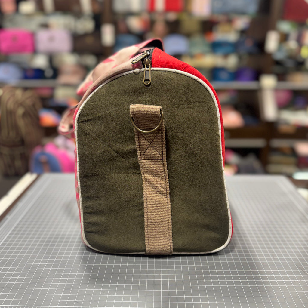 The Raspberry Liquorice 🍬 BeeKeeper Carry-All (Da Vinci Collection)