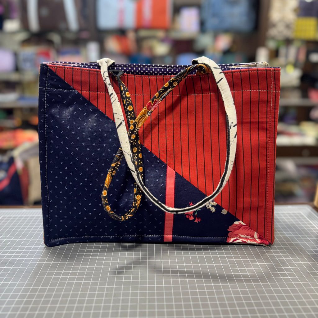 The Beachside Flowers 🏖 KOKYKAI BOOK TOTE