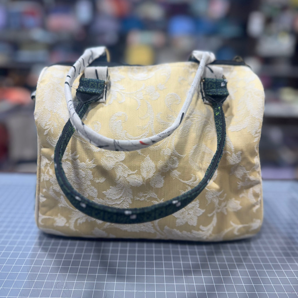 The Flower Garden 🌹 BeeKeeper Mini Carry All Handbag