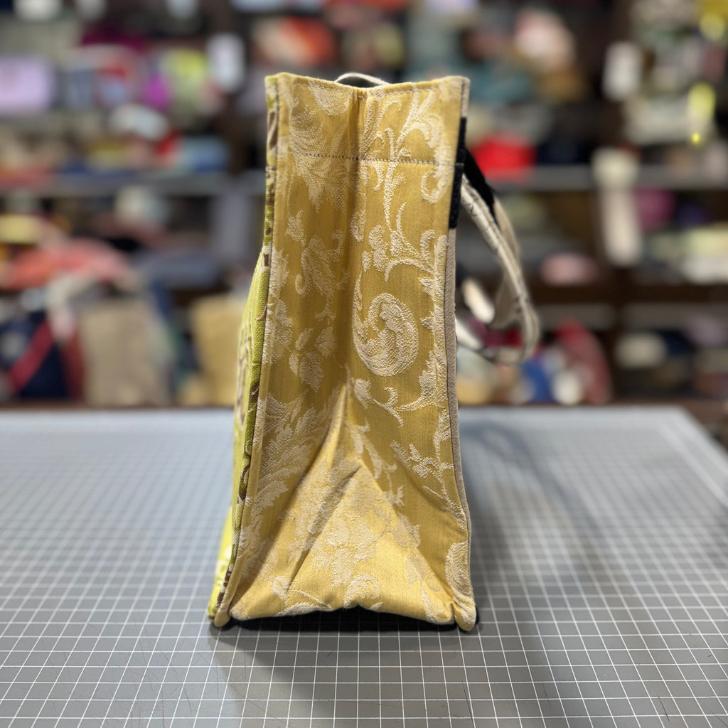 The Fresh Flowers 💐 KOKYKAI BOOK TOTE