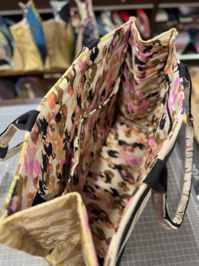 The Fresh Flowers 💐 KOKYKAI BOOK TOTE