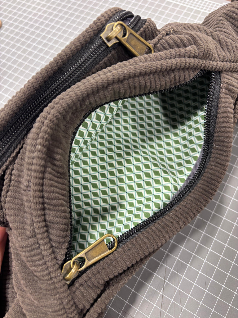 The Cocoa 🍫 Brown Corduroy BeeKeeper Bumbag