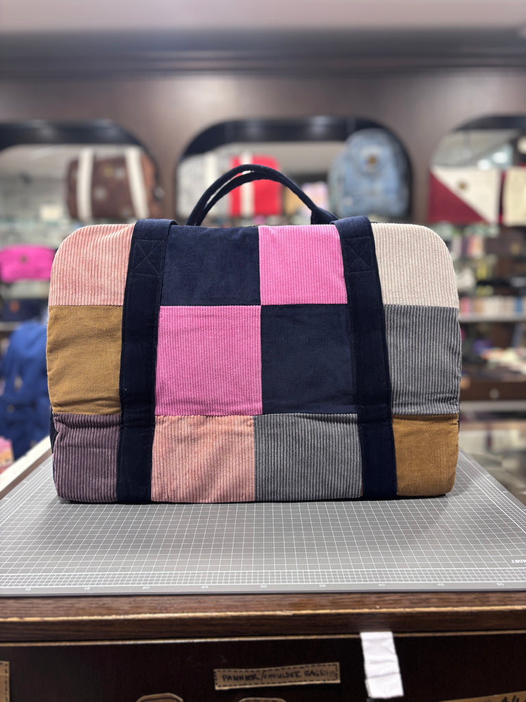 The St Tropez 🏺 Corduroy Large BeeKeeper Weekender (Da Vinci Collection)