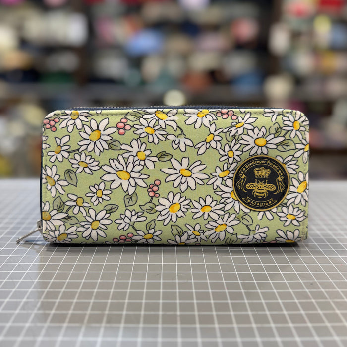 The Daisy Green 💚 BeeKeeper Zip Purse