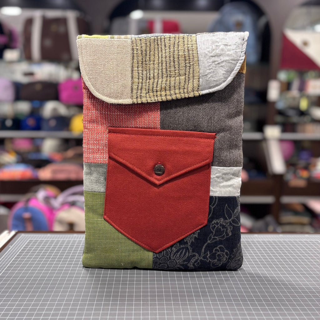 The Coastal 🐚 13.3inch BeeKeeper Laptop Sleeve