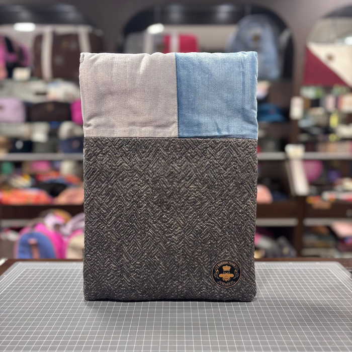 The Secret Garden 💐 13.3inch BeeKeeper Laptop Sleeve