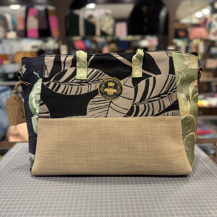 The Tropical 🌺 KOKYKAI LOTUS HANDBAG