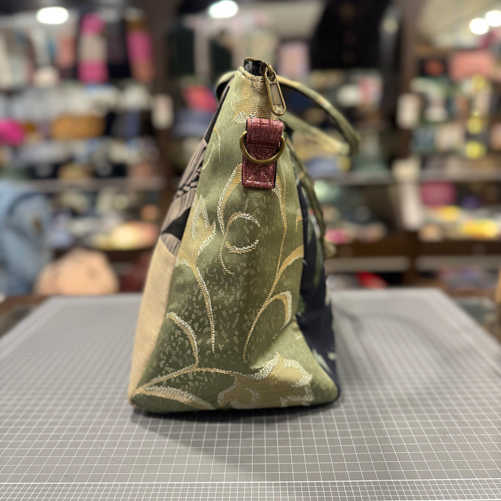 The Tropical 🌺 KOKYKAI LOTUS HANDBAG