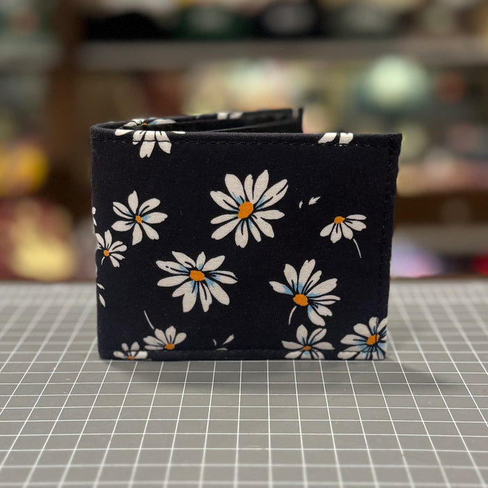 The Midnight Daisies 🌼 BeeKeeper Wallet