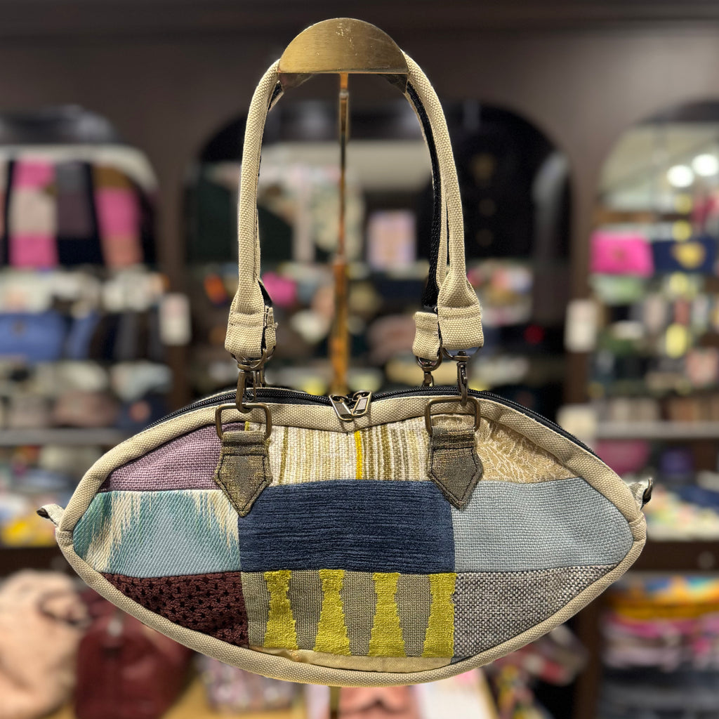 The St. Tropez No. 1 🏺 KOKYKAI BACI KISS CLUTCH 💋