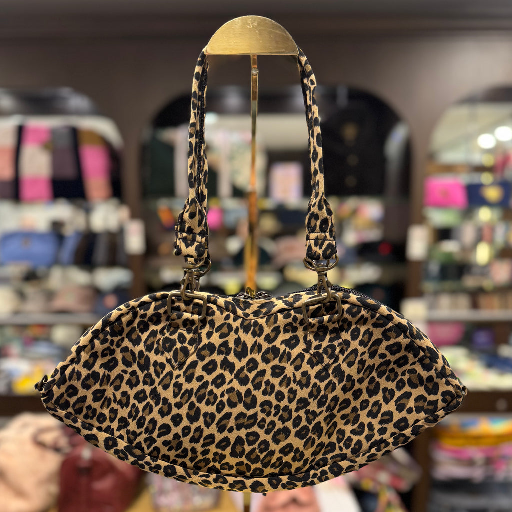 The Leopardskin Print 🐆 KOKYKAI BACI KISS CLUTCH 💋