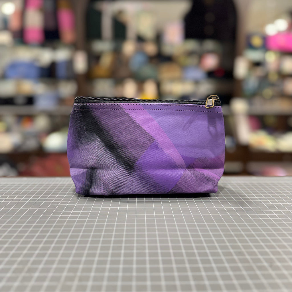 The Painted Canvas No. 2 🧑‍🎨 Small Toiletry + Makeup Bag 🚃 Melbourne Collection