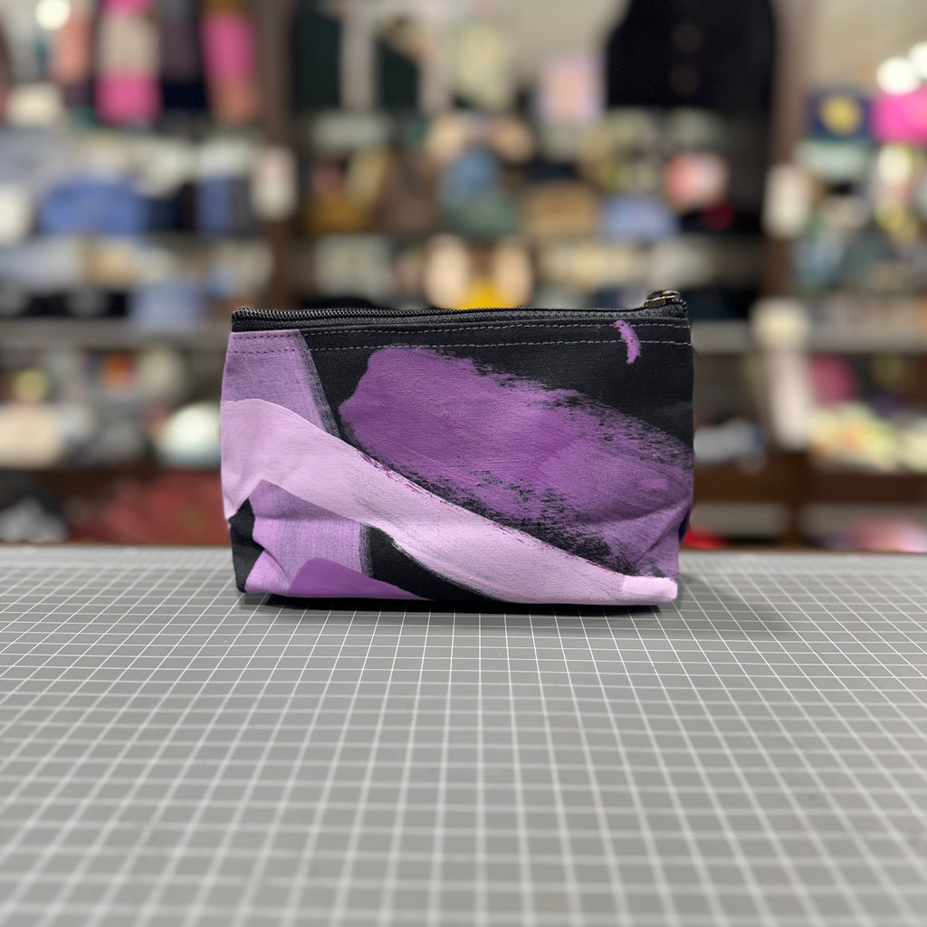 The Painted Canvas No. 8 🧑‍🎨 Small Toiletry + Makeup Bag 🚃 Melbourne Collection