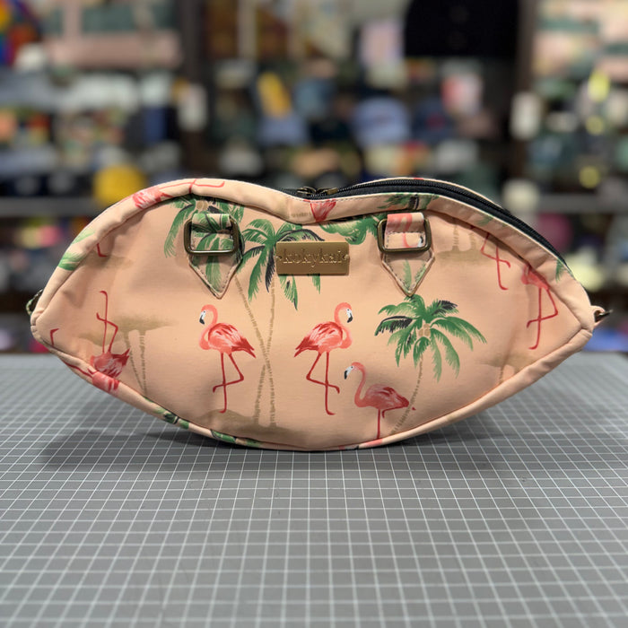 The Flamboyant Flamingo 🦩 KOKYKAI BACI KISS CLUTCH 💋