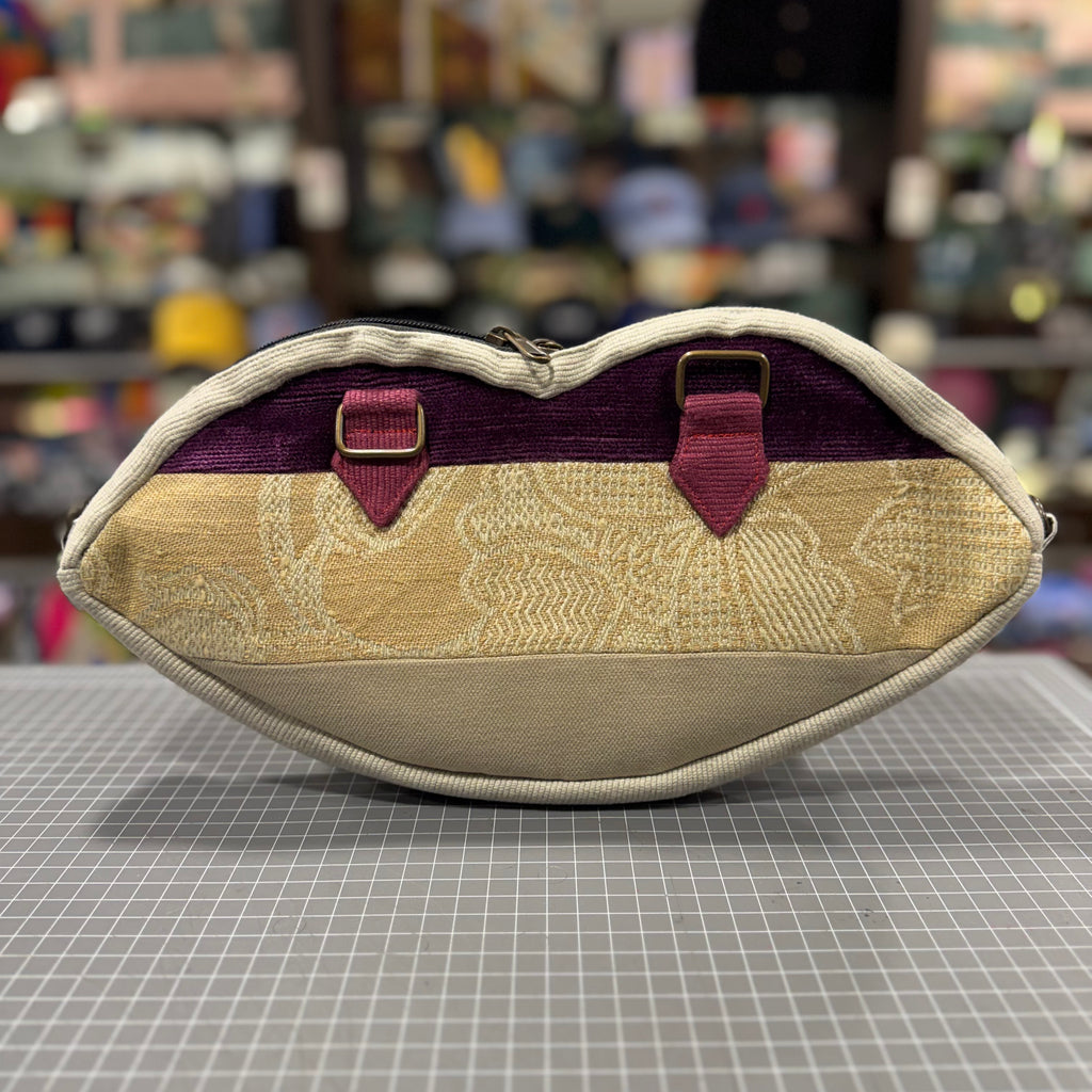 The Purple Rain 👑 KOKYKAI BACI KISS CLUTCH 💋