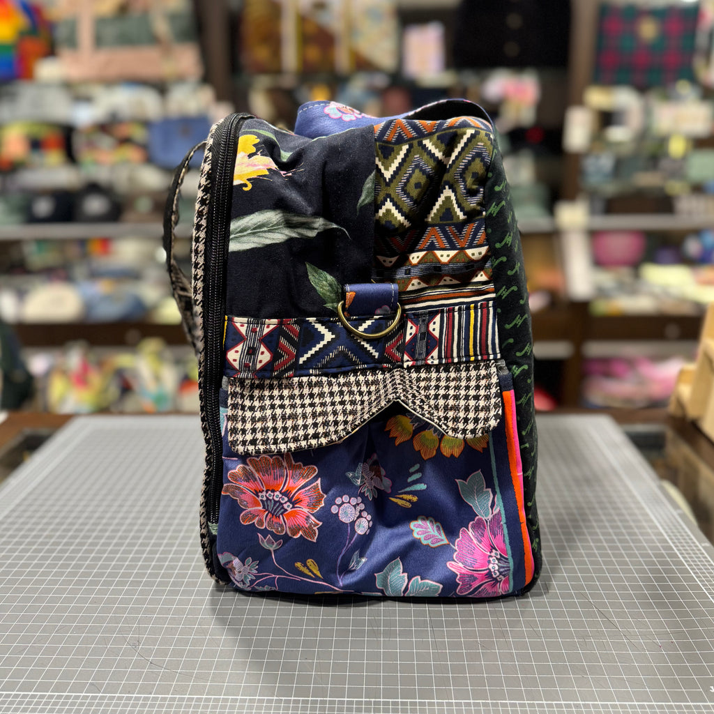 The Night Flowers 🌸 🌑 Large BeeKeeper Weekender (Da Vinci Collection)