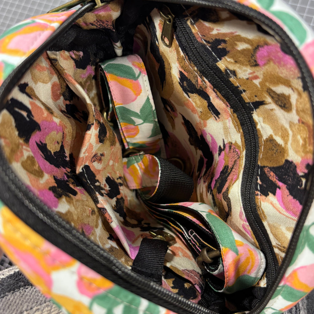 The Peaches 🍑 BeeKeeper Luna Handbag 🌙