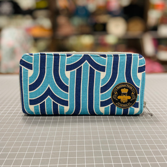 The Ocean Blue 💙  BeeKeeper Purse