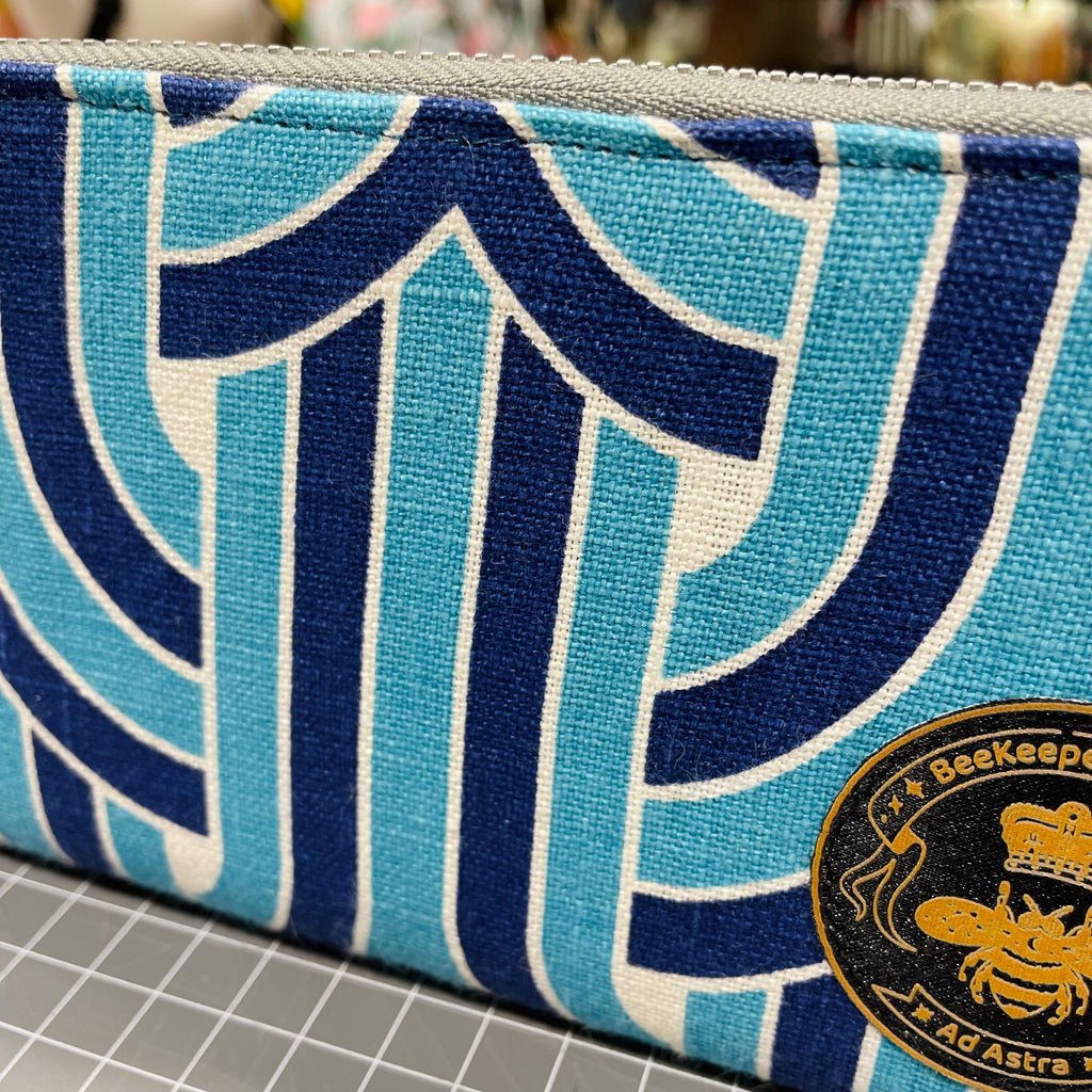 The Ocean Blue 💙  BeeKeeper Purse