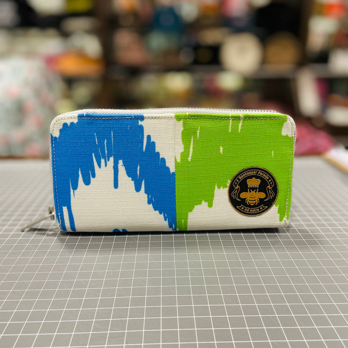 The Blue and Green 💙💚 BeeKeeper Purse