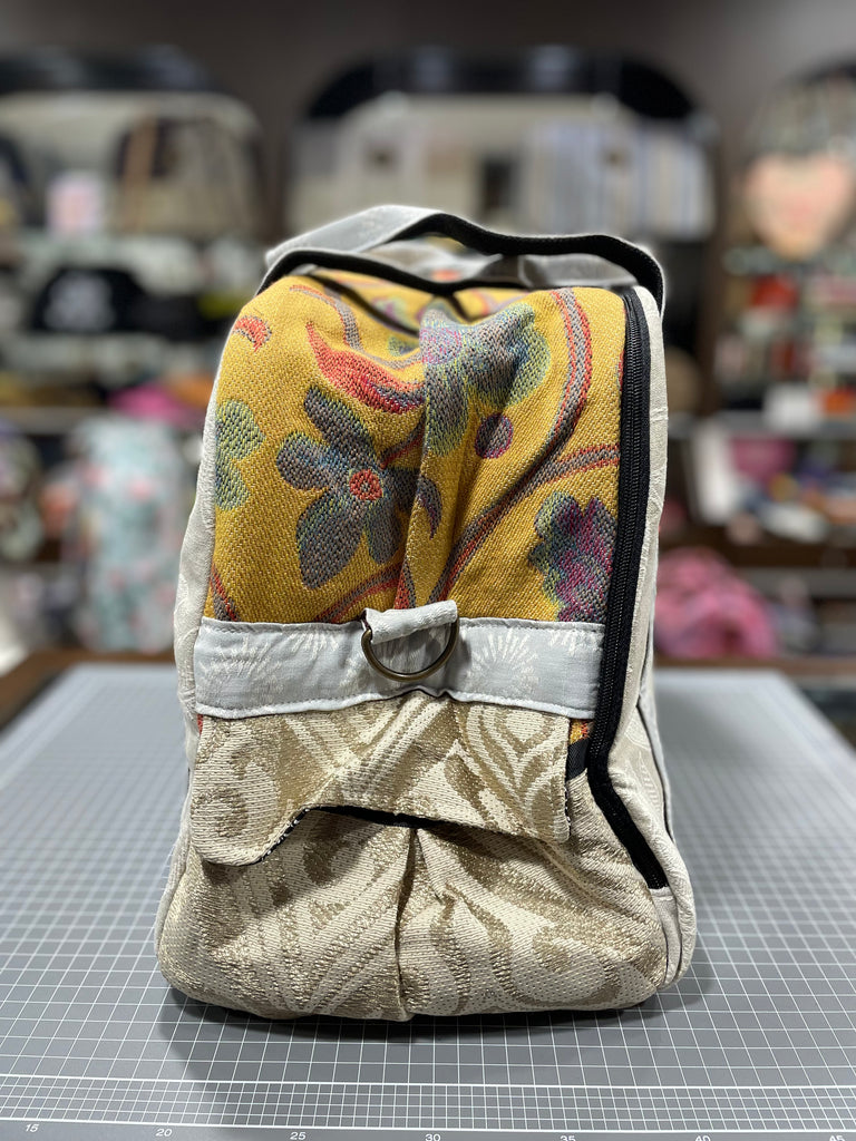 The Botanical Blooms 💐 Medium BeeKeeper Weekender Da Vinci Collection