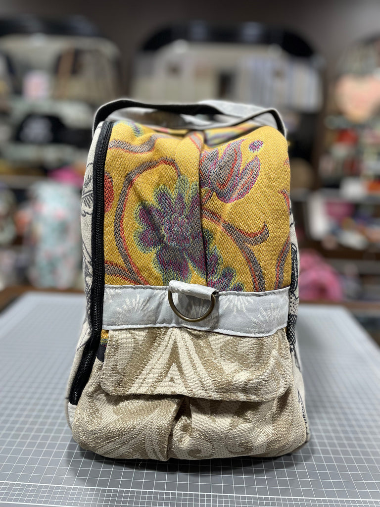 The Botanical Blooms 💐 Medium BeeKeeper Weekender Da Vinci Collection