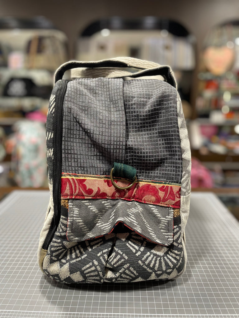 The Red Heart ❤️ Medium BeeKeeper Weekender Da Vinci Collection