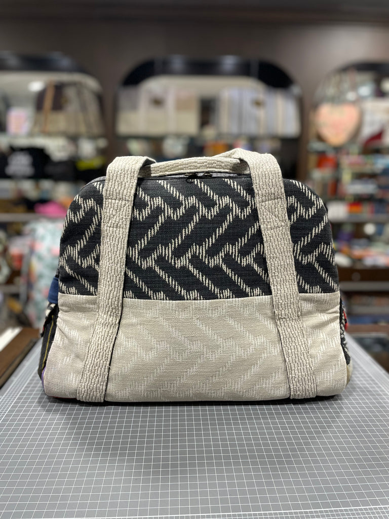 The Red Heart ❤️ Medium BeeKeeper Weekender Da Vinci Collection