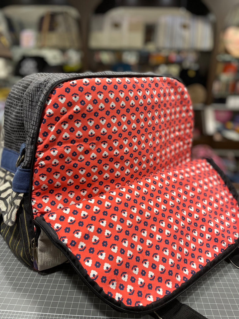 The Red Heart ❤️ Medium BeeKeeper Weekender Da Vinci Collection