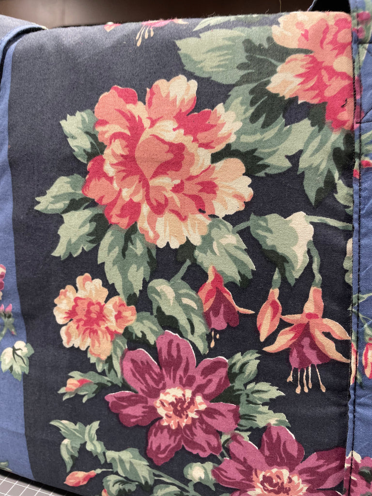 The Midnight Garden 💐 Large BeeKeeper Weekender (Da Vinci Collection)