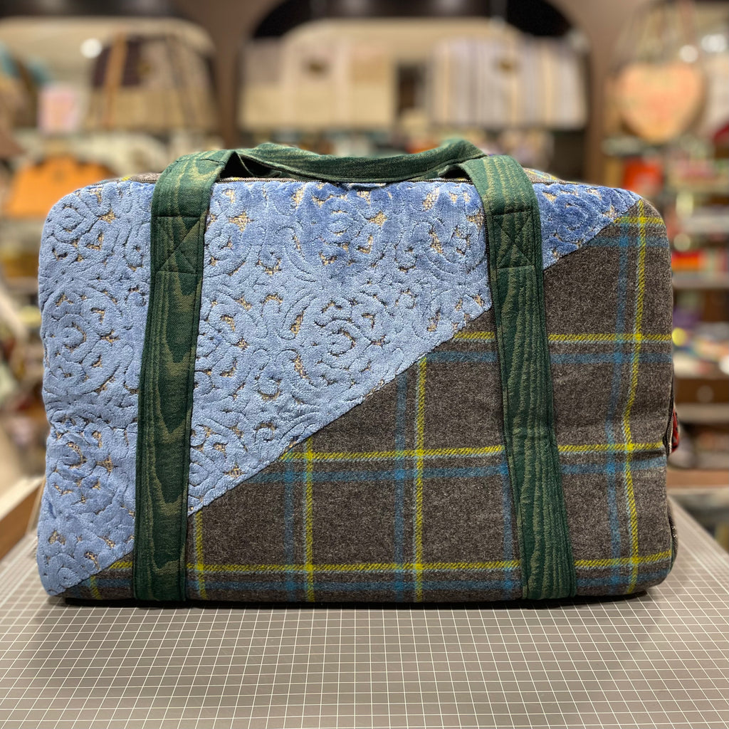 The Red Heart ❤️ Large BeeKeeper Weekender (Da Vinci Collection)