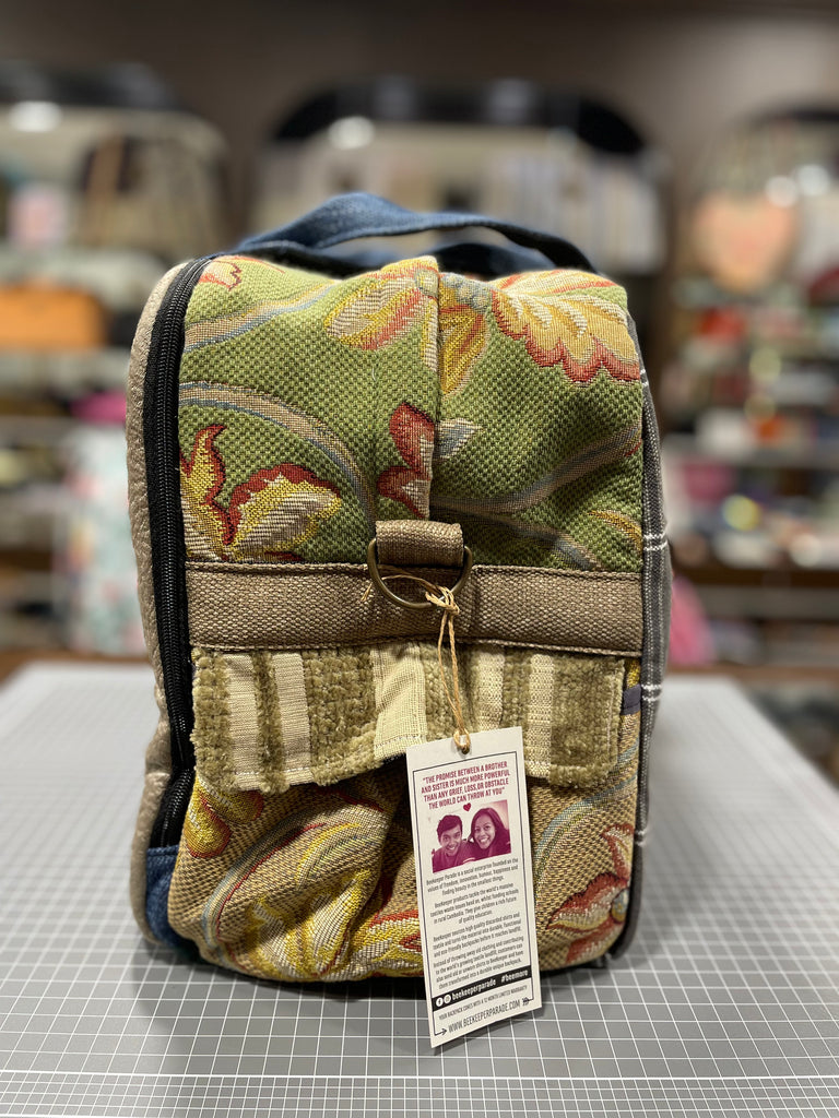 The Orange Heart 🧡 Large BeeKeeper Weekender (Da Vinci Collection)