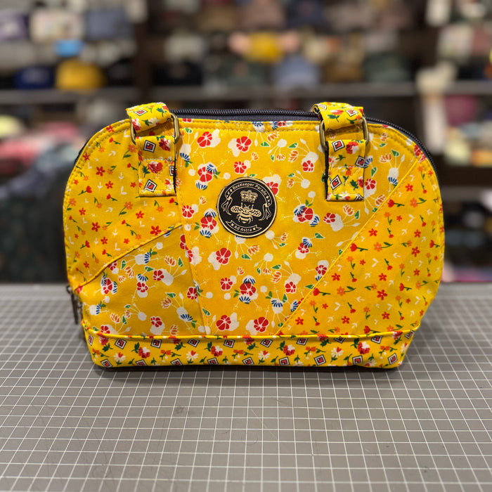 The Yellow 💛 Sweetest Thing 🍬 BeeKeeper Clamshell 🐚 Handbag