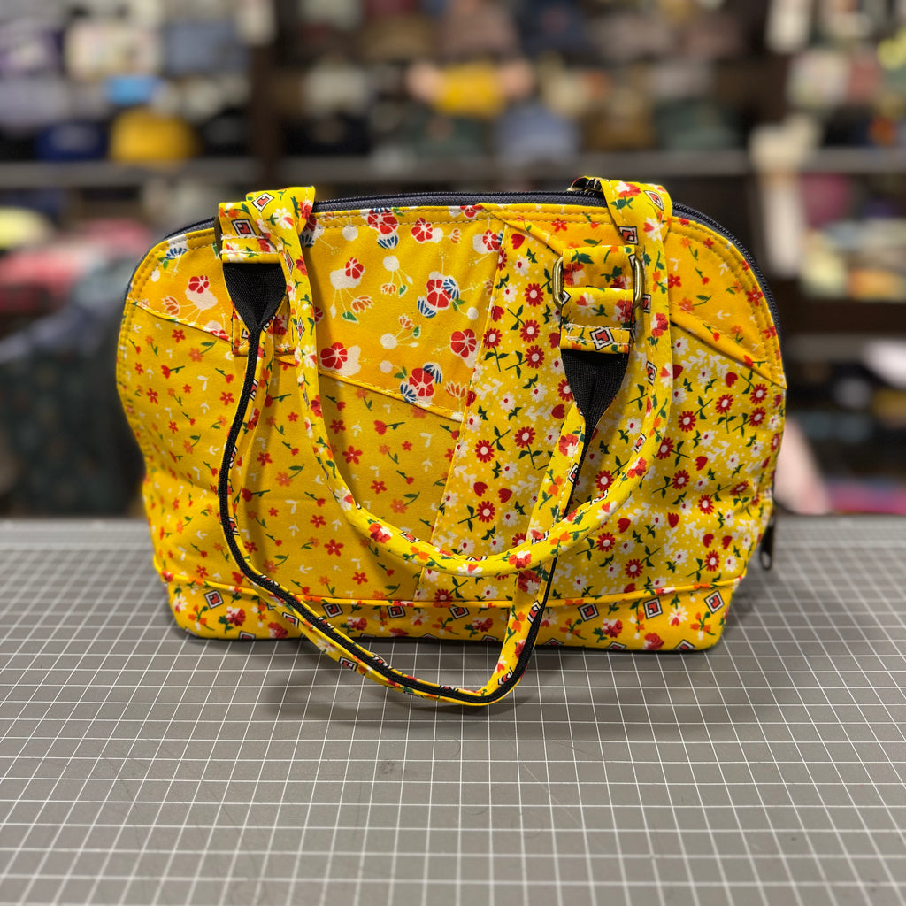 The Yellow 💛 Sweetest Thing 🍬 BeeKeeper Clamshell 🐚 Handbag