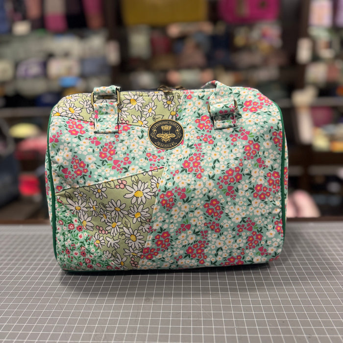 The Green 💚 Sweetest Thing 🍬 BeeKeeper Mini Carry All Handbag