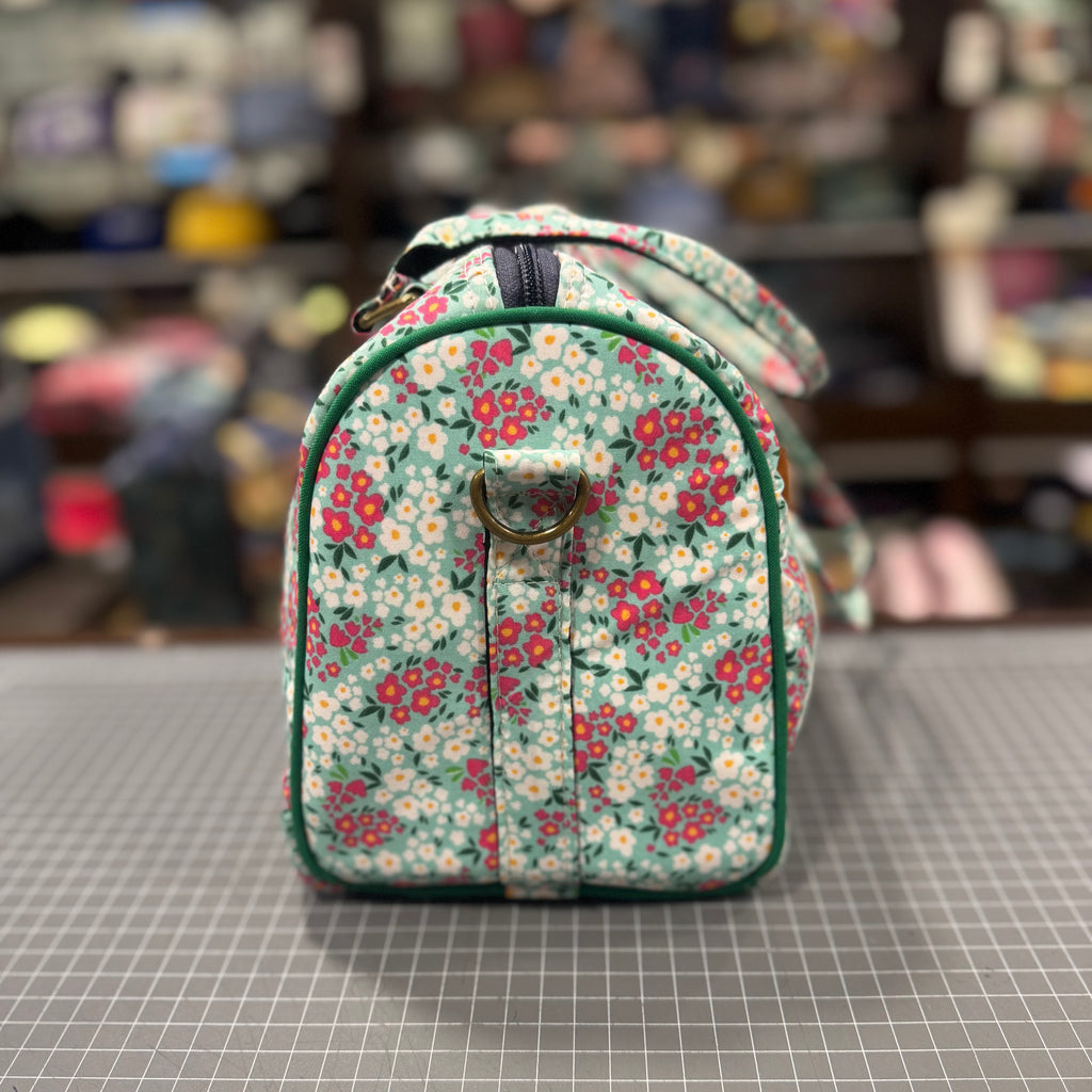 The Green 💚 Sweetest Thing 🍬 BeeKeeper Mini Carry All Handbag