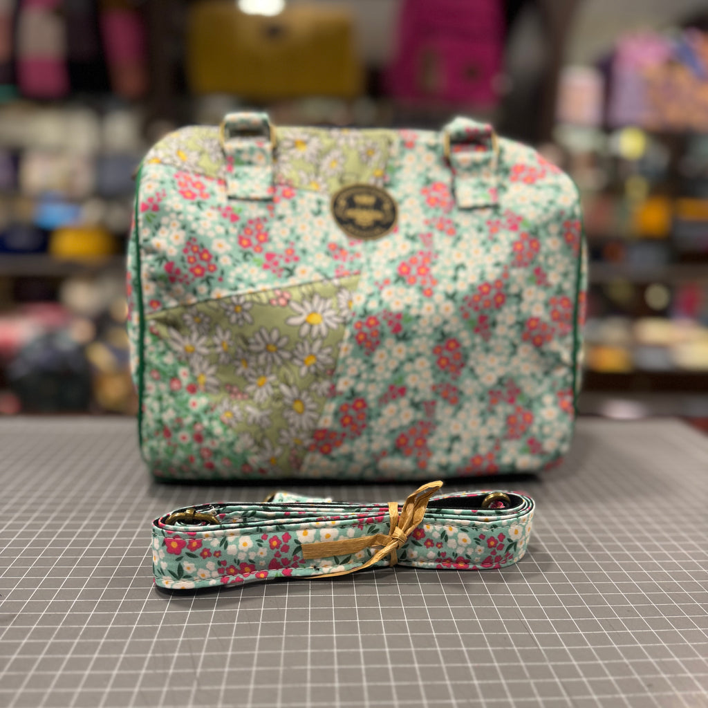 The Green 💚 Sweetest Thing 🍬 BeeKeeper Mini Carry All Handbag
