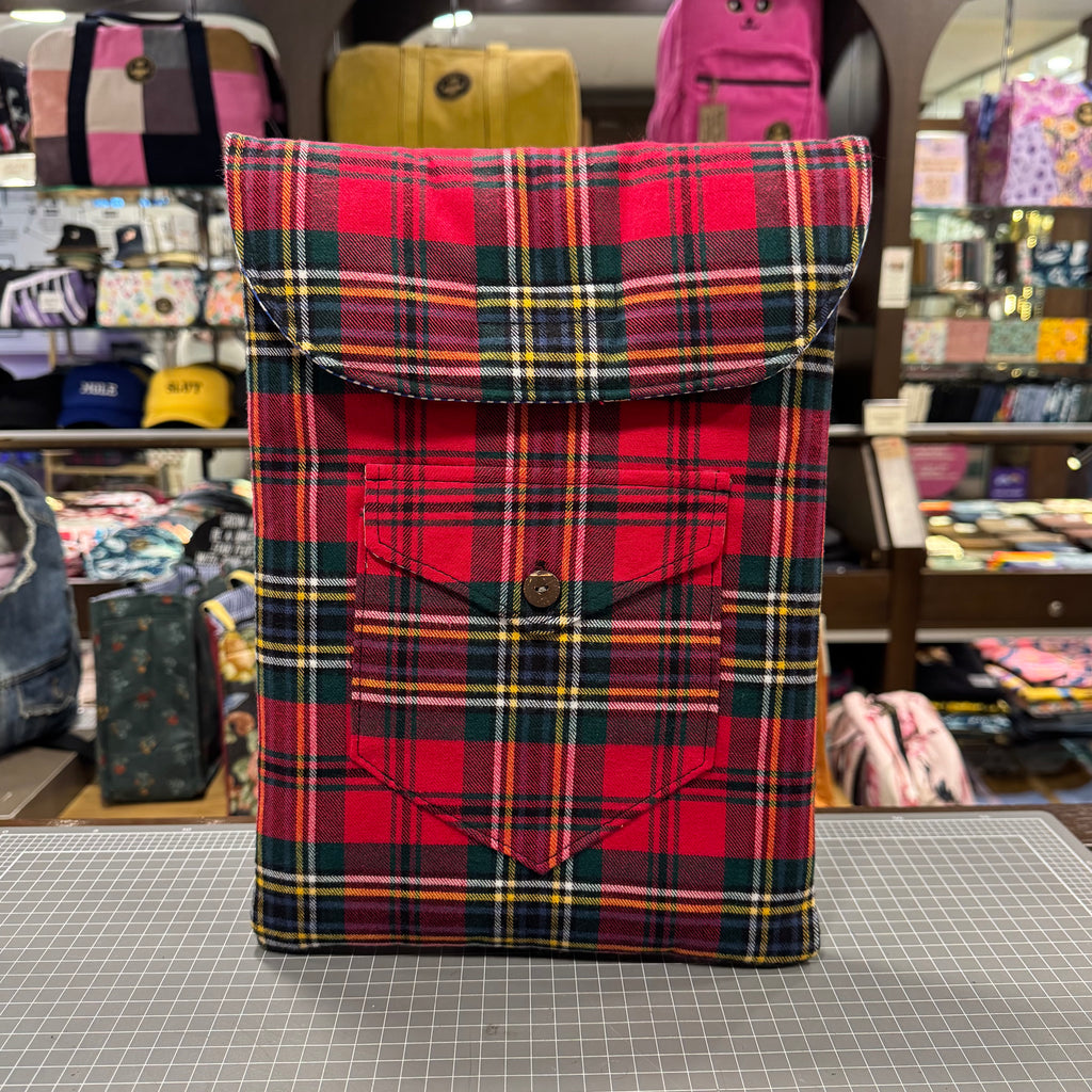 The Red Tartan 🍎 13.3inch BeeKeeper Laptop Sleeve