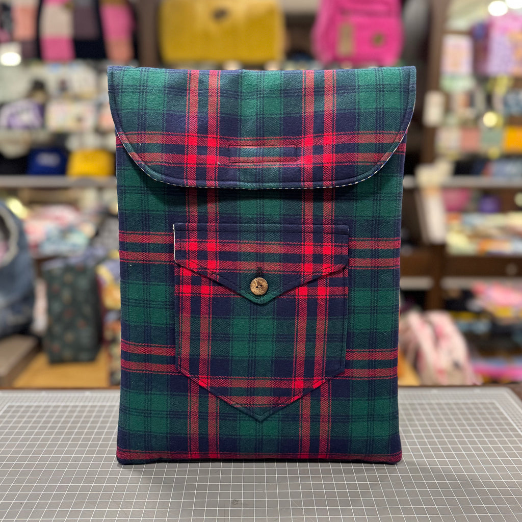 The Green Tartan 🌲 13.3inch BeeKeeper Laptop Sleeve