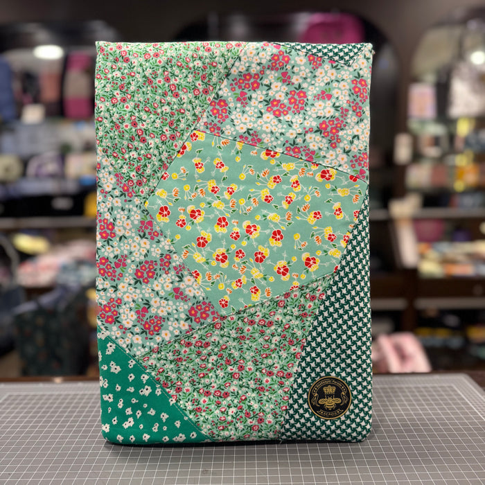 The Green 💚 Sweetest Thing 🍬 15inch BeeKeeper Laptop Sleeve