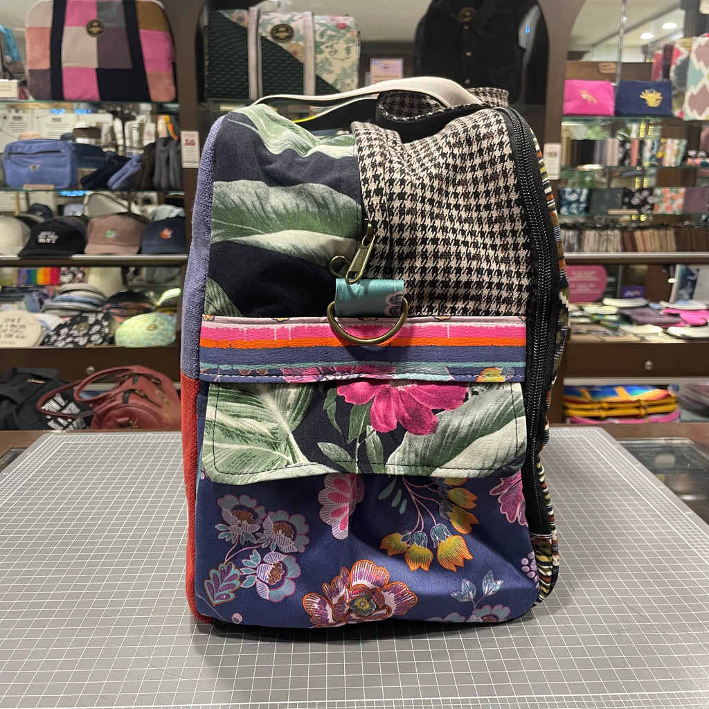 The Floral and Patterns No.1 🌼❦ Large BeeKeeper Weekender (Da Vinci Collection)