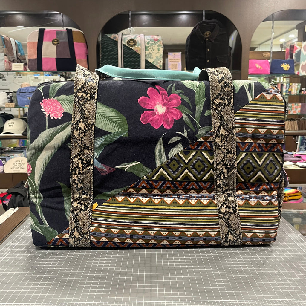 The Floral and Patterns No.2 🌼❦ Large BeeKeeper Weekender (Da Vinci Collection)