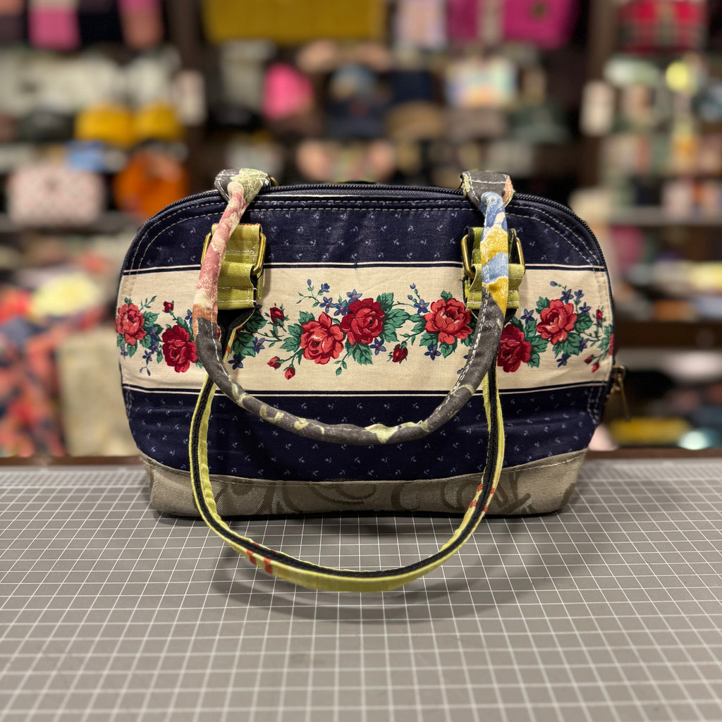 The Herringbone 💠 BeeKeeper Clamshell 🐚 Handbag