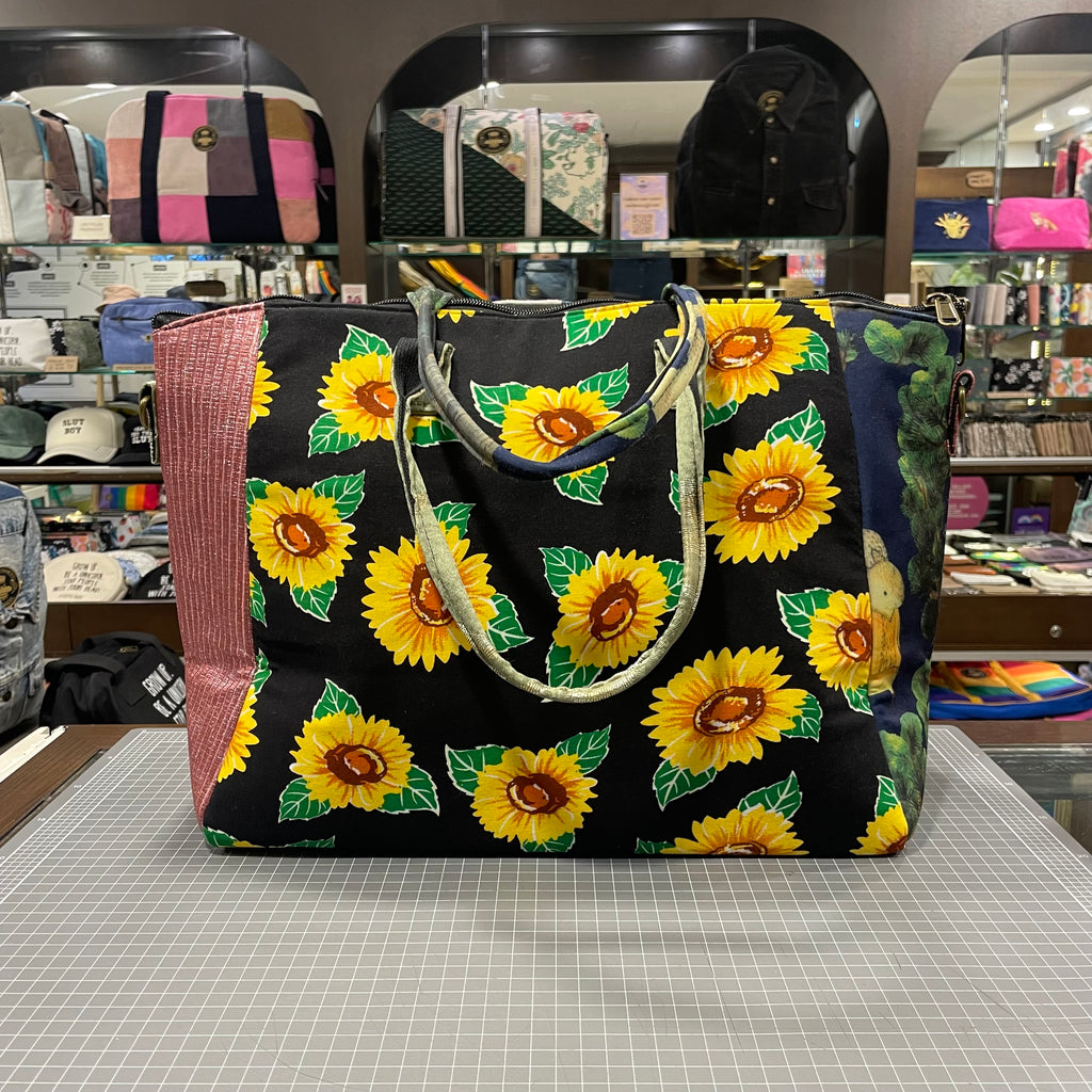 The Sunflower Park KOKYKAI LOTUS HANDBAG