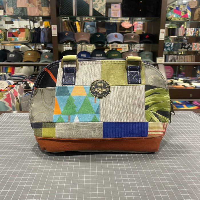 The St. Tropez No. 5 🏺 BeeKeeper Clamshell 🐚 Handbag